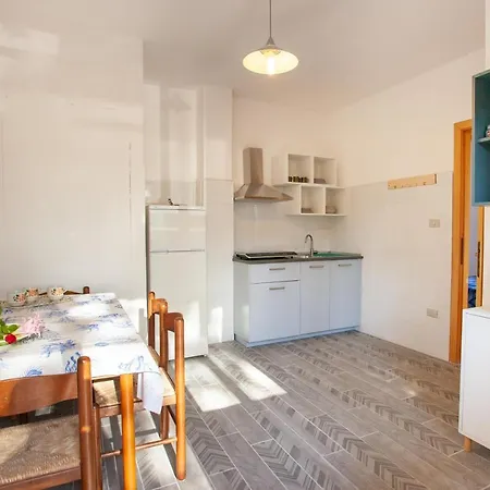 Erminia House - Flat أروسييْ